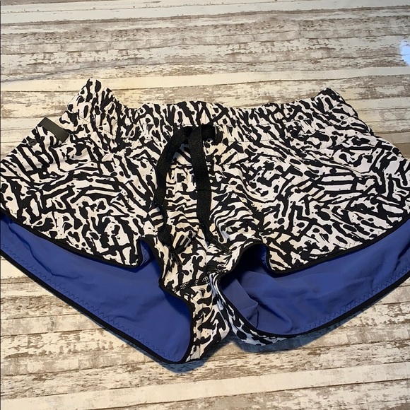 Lululemon Reversible Surf Shorts - Picture 4 of 4